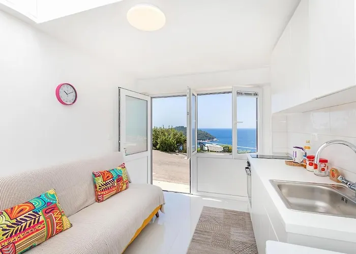 Old Town View - One Bedroom *